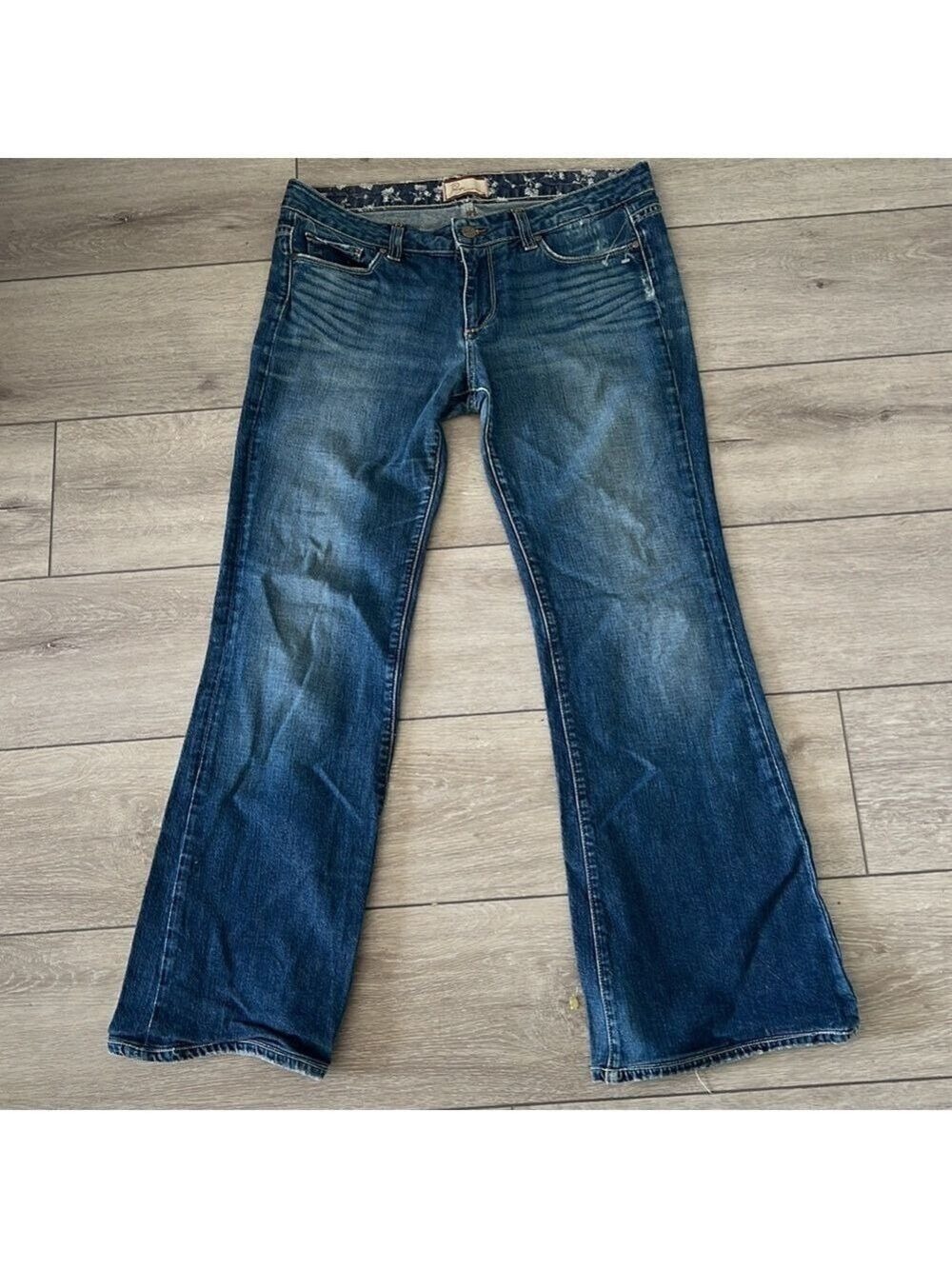 Paige Hollywood Hill Classic Blue denim mid rise flare Jeans size 30 - Picture 2 of 7